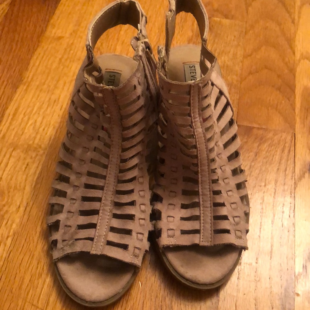 Steve Madden Heels, tan, zipper on the inside.